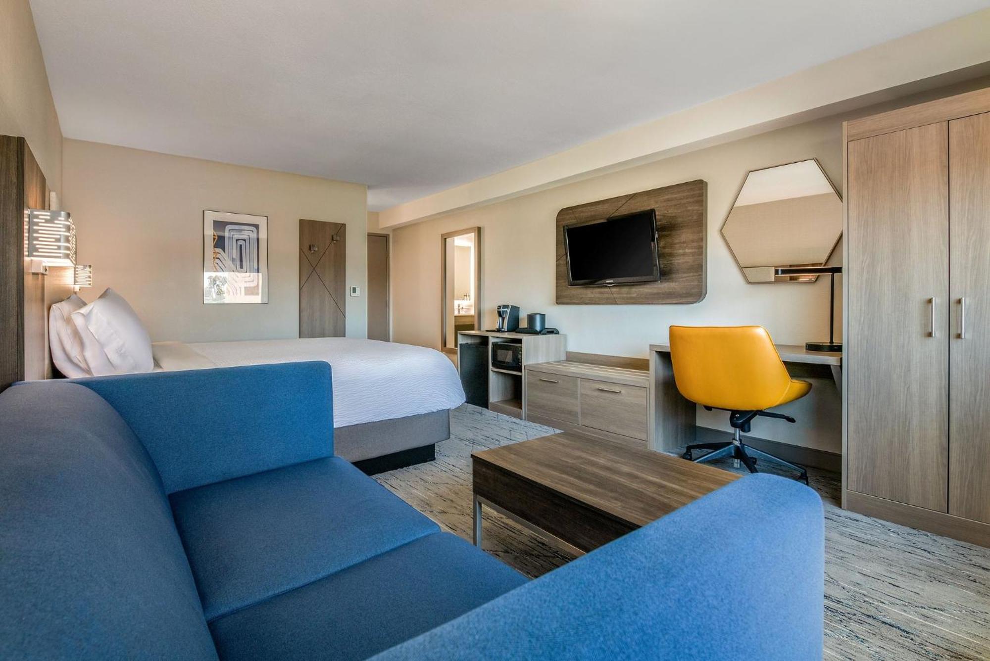 Holiday Inn Express San Diego South - National City By Ihg Экстерьер фото